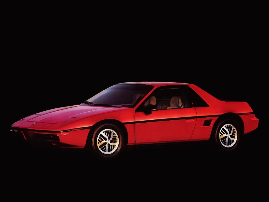  Pontiac Fiero 1984 года  (фото 8 из 19)